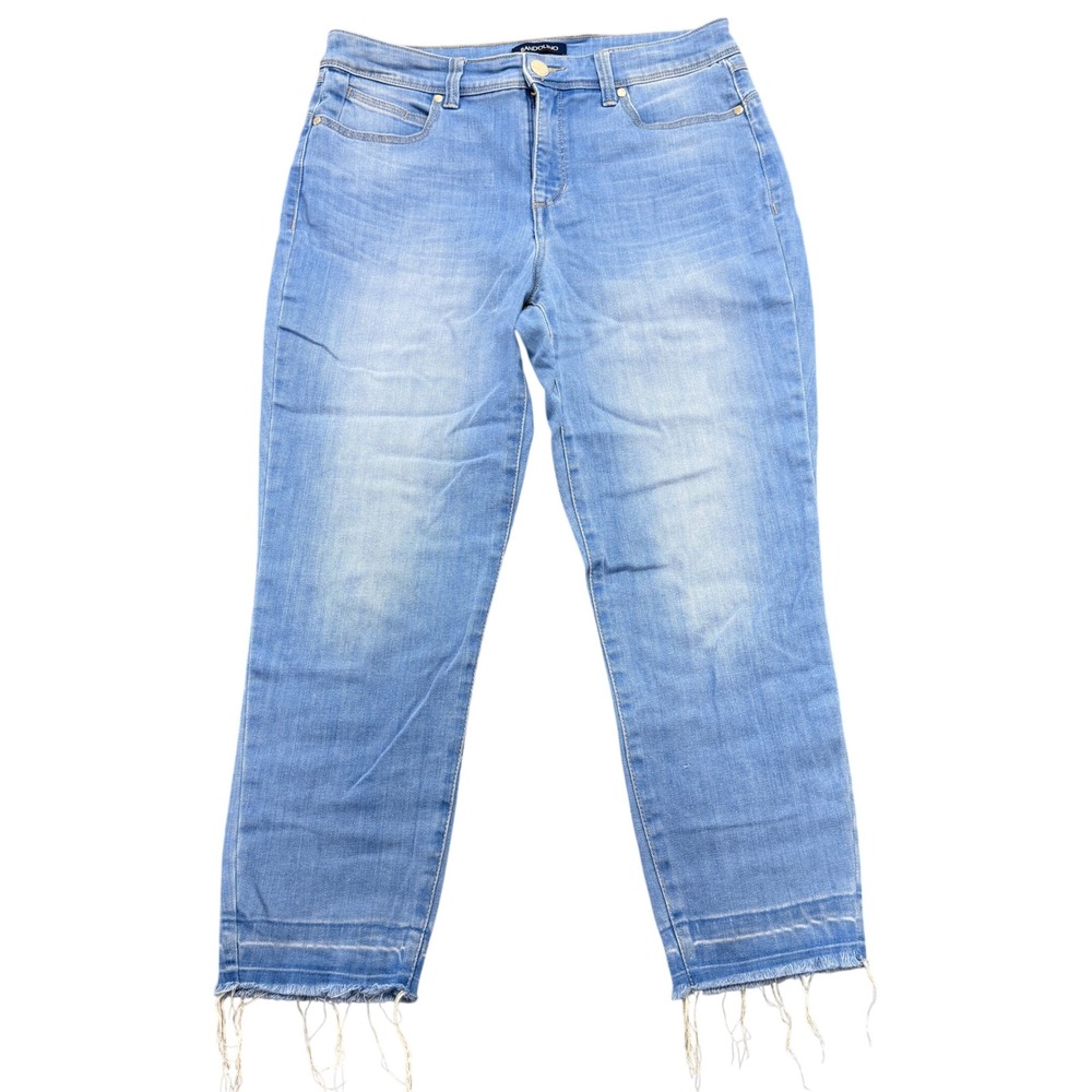 Bandolino Lisbeth Capri Light Wash Blue Denim Frayed Hem Jeans Womens Size 8